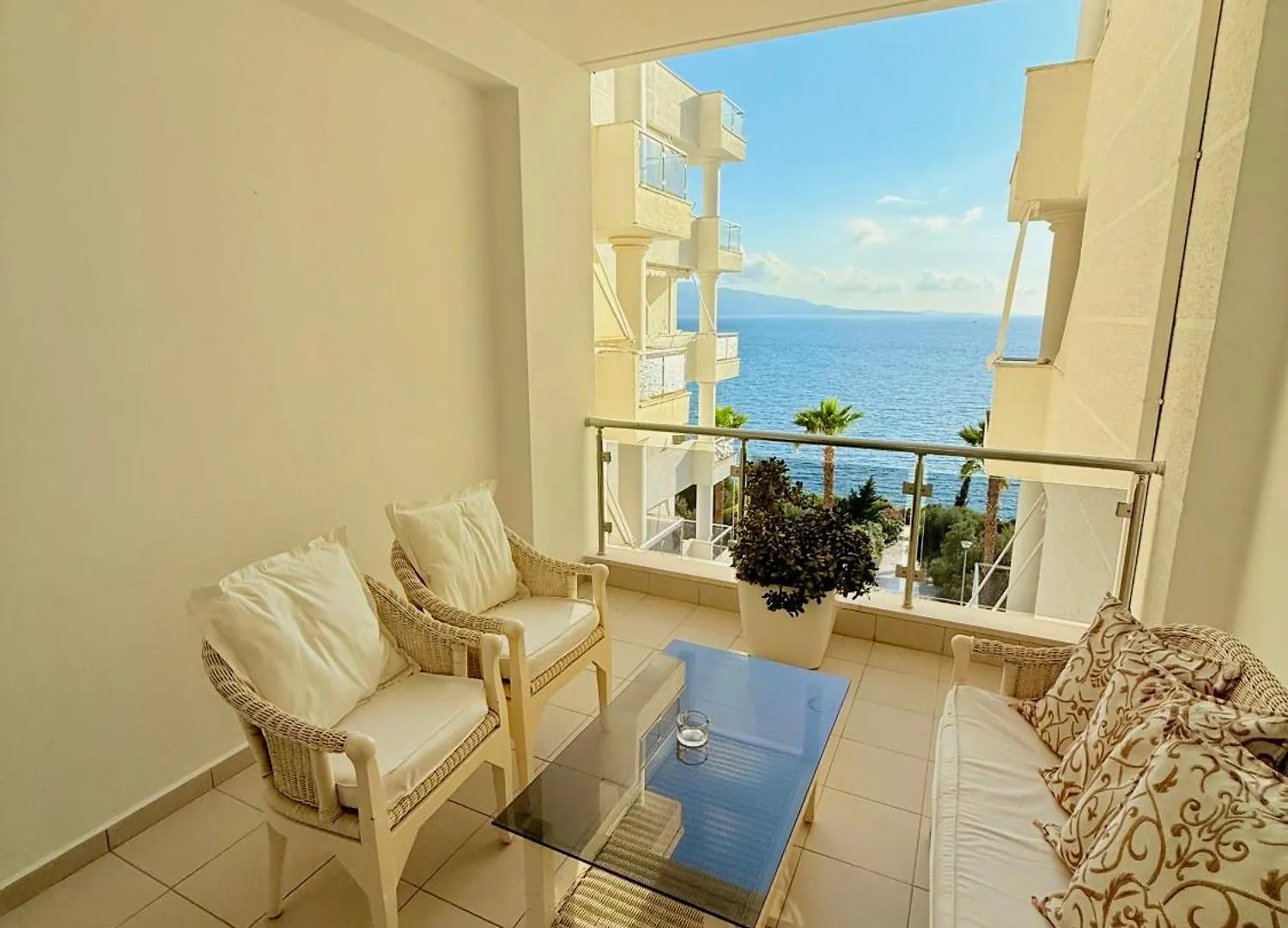 Limani Deluxe Apartments Sarandë